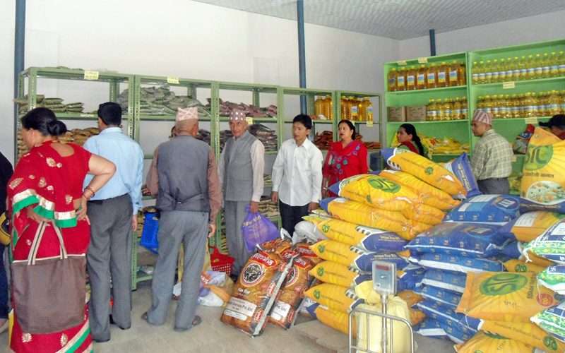 भोलिदेखि सरकारले सस्तो पसल सञ्चालन गर्ने, चीनी ९७ रूपैया केजी