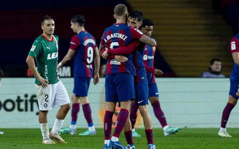 दुई गोल गर्दै लेवानडोस्कीले बार्सिलोनालाई जिताए