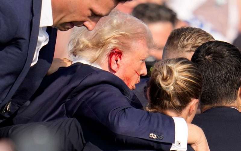अमेरिकाका पूर्वराष्ट्रपति डोनाल्ड ट्रम्प गोली लागेर घाइते