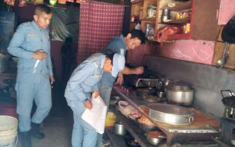 रोल्पाको सुनिलस्मृती गाउँपालिकाले  सुलिचौर र रुइनिबाङ बजार अनुगमन गर्‍यो ।