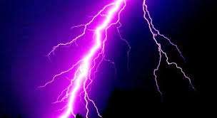 कैलालीमा चट्याङ पर्दा १० जना घाइते