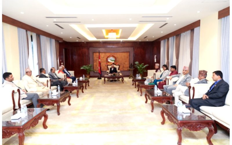 सत्तारुढ दलको बैठक बालुवाटारमा जारी