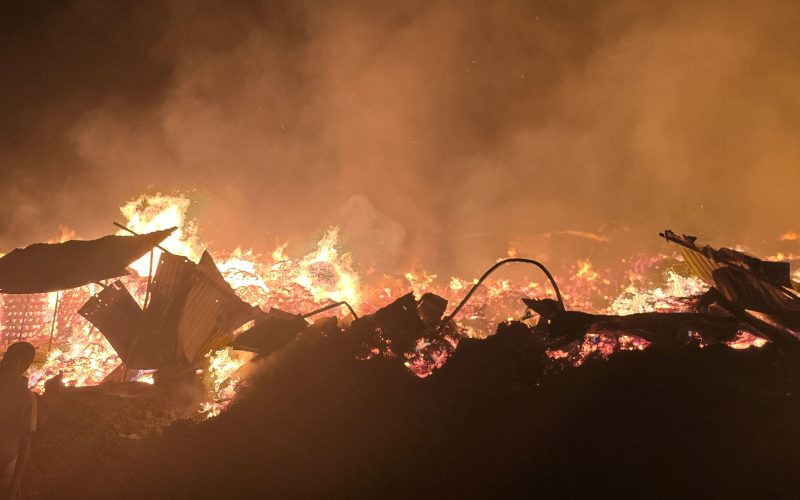 दाङको काष्ठ उद्योगमा लागेको आगाे अझै आएन नियन्त्रणमा