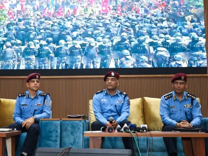 राष्ट्रिय गान बज्दा टियर ग्यास हानेको भन्ने भिडियो  डिप फेक भिडियो हो : प्रहरी