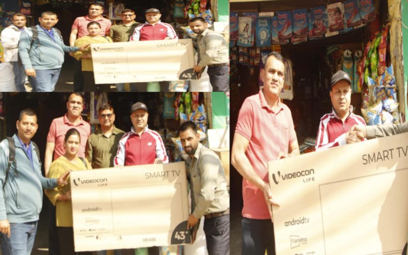 तुलसीपुरमा जस्मिन मसलाको लक्की ड्र पुरस्कार वितरण