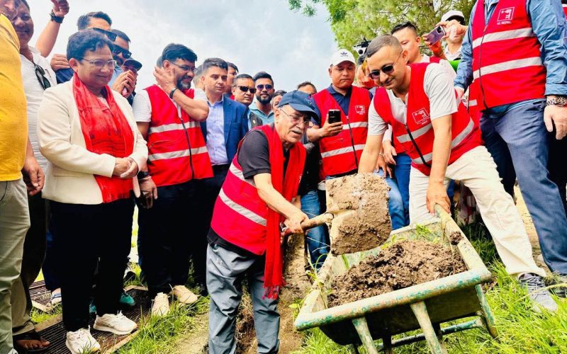 प्रचण्डद्वारा ‘श्रम र उत्पादनमा वाइसिएल अभियान’ उद्घाटन