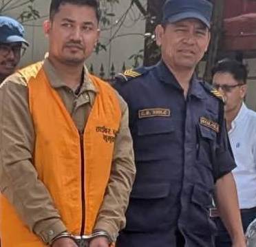 माओवादी संसद लामाको फेक आपत्तिजनक फोटो सार्वजनिक गर्ने , ज्ञानेन्द्र शाहिका स्वकीय सचीव बडु पक्राउ