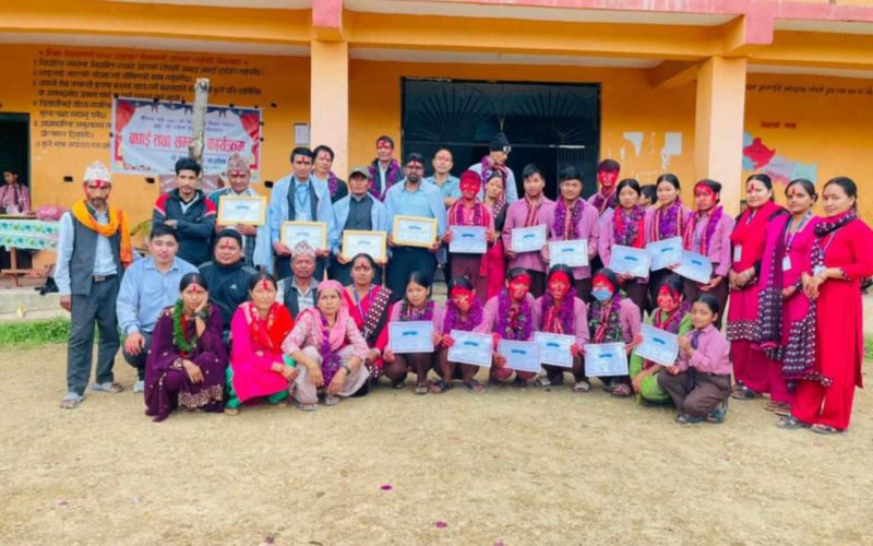 एसईईमा उत्कृष्ट विद्यार्थीलाई सम्मान, विद्यालय सुधारप्रति प्रतिवद्धता