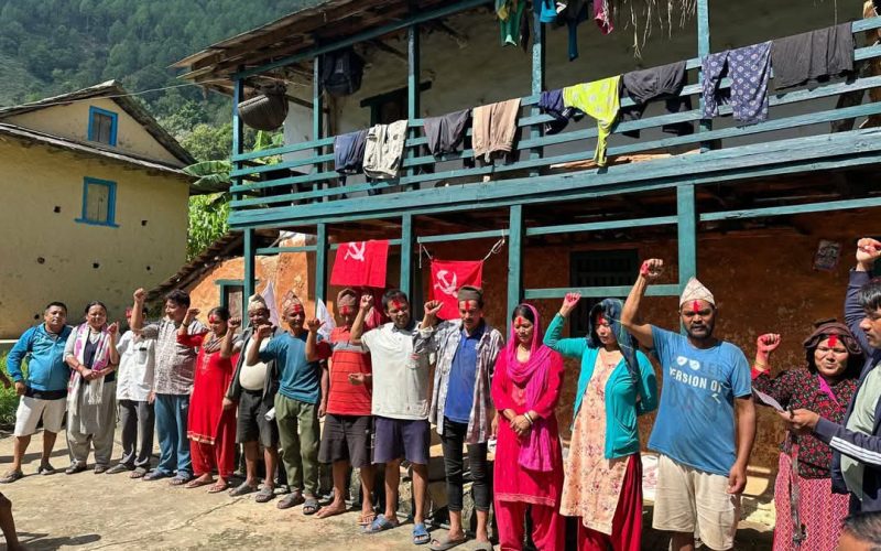 माओवादी केन्द्र सुनिलस्मृती गाउँपालिका ३ नम्बर वडा उपल्लो खारामा आइती बि.कको अध्यक्षतामा समिती गठन