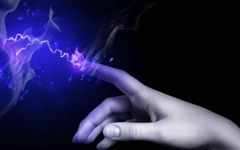 श्रीमानलाई  जाेगाउन जाँदा श्रीमतीको विधुतिय करेन्ट वाट मृत्यु